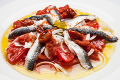 ensalada-tomates-y-lomos-sardina_c